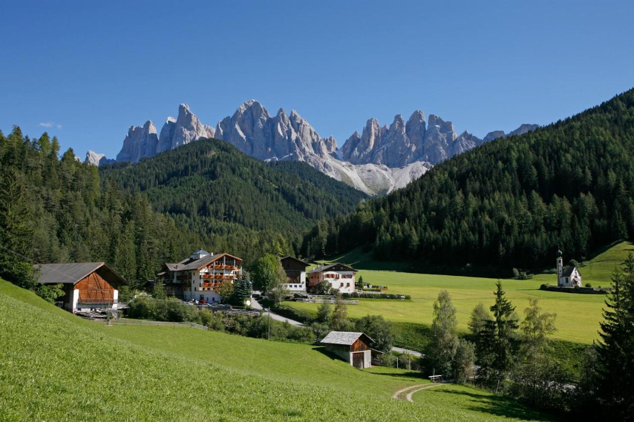 Hotel Ranuimuellerhof Funes  Bagian luar foto
