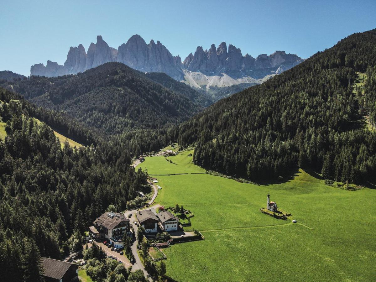 Hotel Ranuimuellerhof Funes  Bagian luar foto