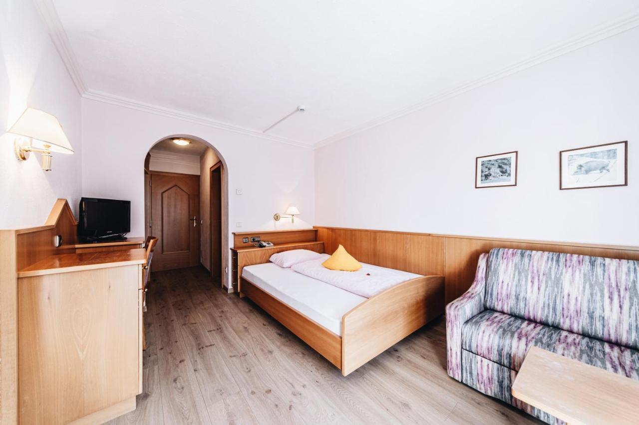 Hotel Ranuimuellerhof Funes  Bagian luar foto